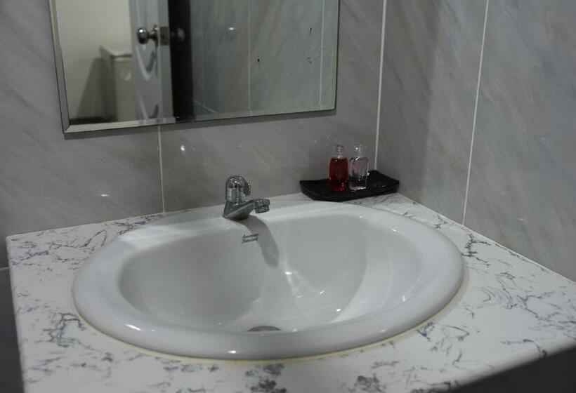 اتاق لوکس, Chaiwat Guesthouse