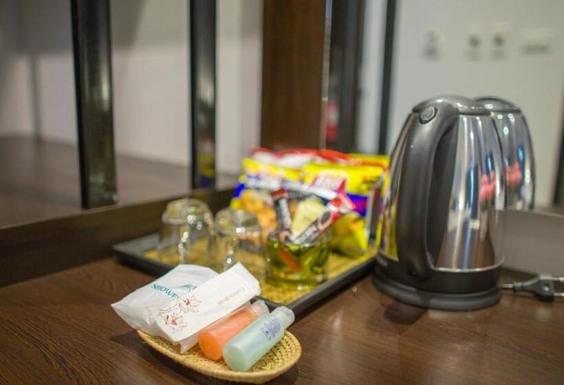 디럭스 4인 룸, Aziss Boutique Hotel   Sha Plus