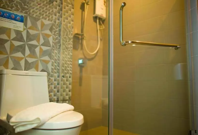 اتاق لوکس چهار تخته, Aziss Boutique Hotel   Sha Plus