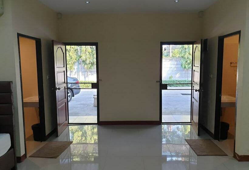 Quarto Deluxe, Friends House Resort