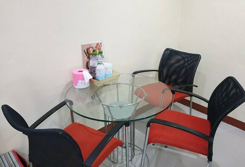 Quarto Deluxe, Friends House Resort