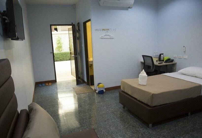 Quarto Deluxe, Friends House Resort