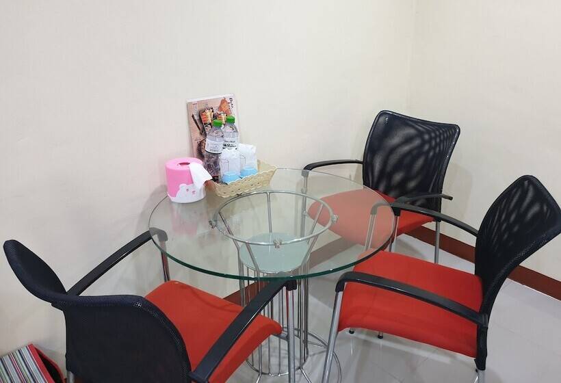 Quarto Deluxe, Friends House Resort