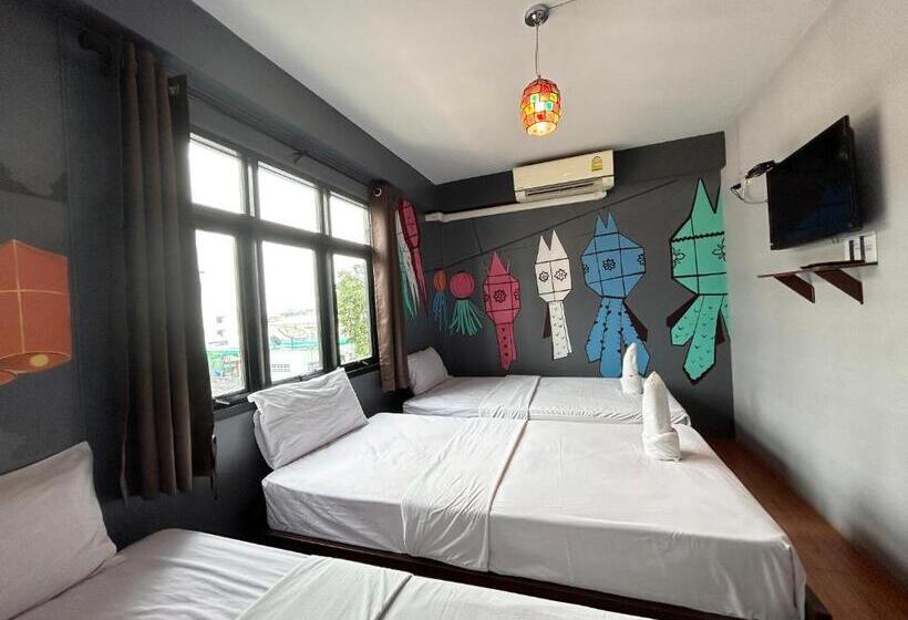 اتاق راحتی سه تخته, Hide Bangkok Hostel