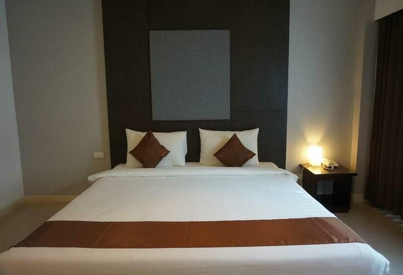 高级大房间, Akelada