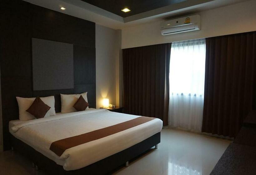 高级大房间, Akelada