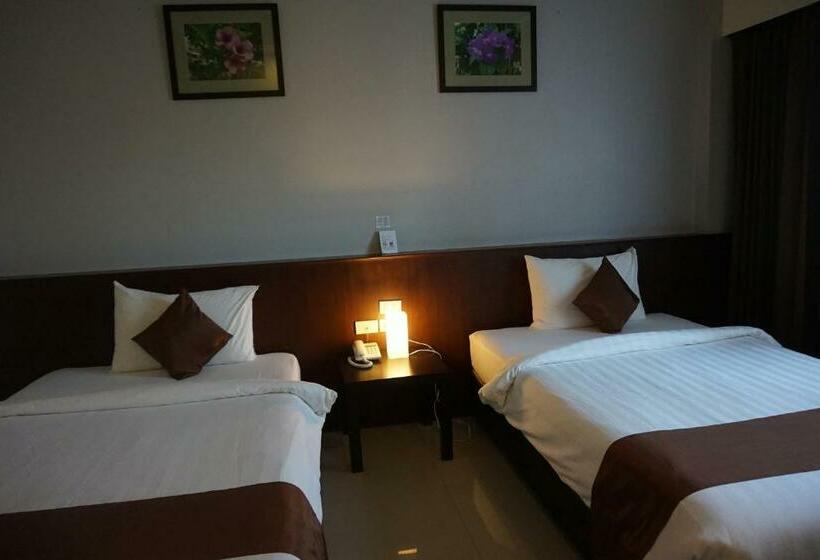 高级大房间, Akelada