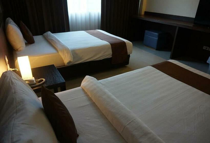 高级大房间, Akelada