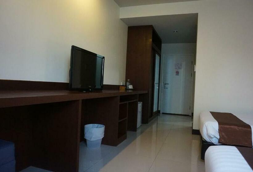 高级大房间, Akelada