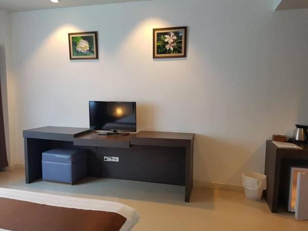 高级大房间, Akelada