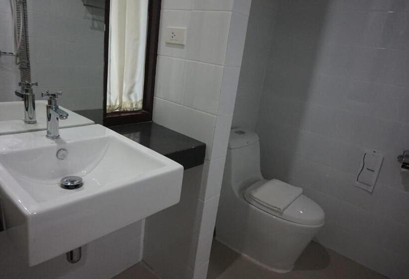 行政套房, Akelada