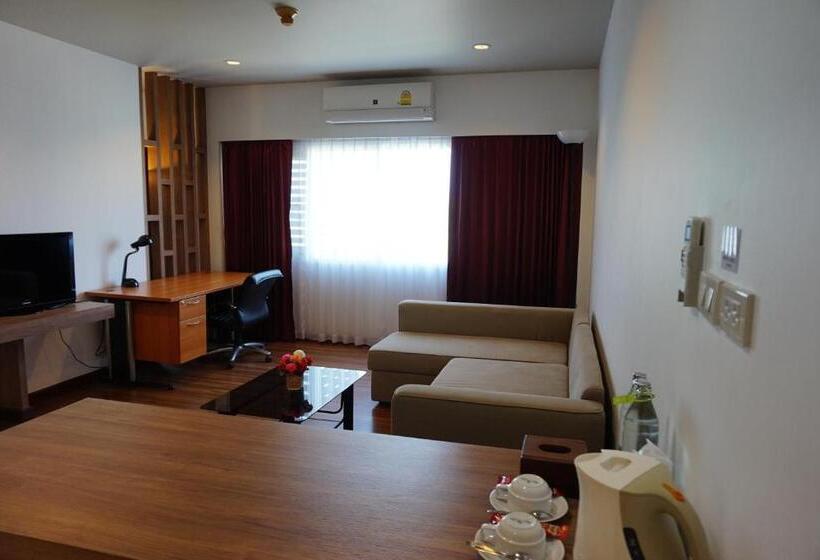 行政套房, Akelada