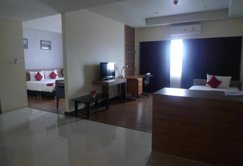 行政套房, Akelada