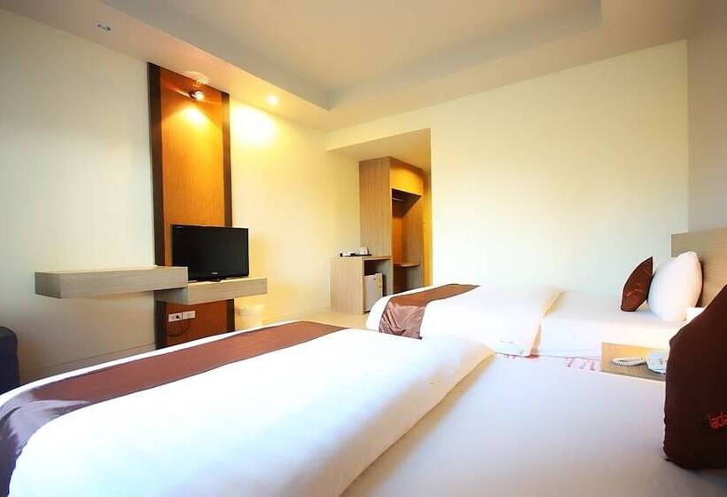 高级大房间, Akelada