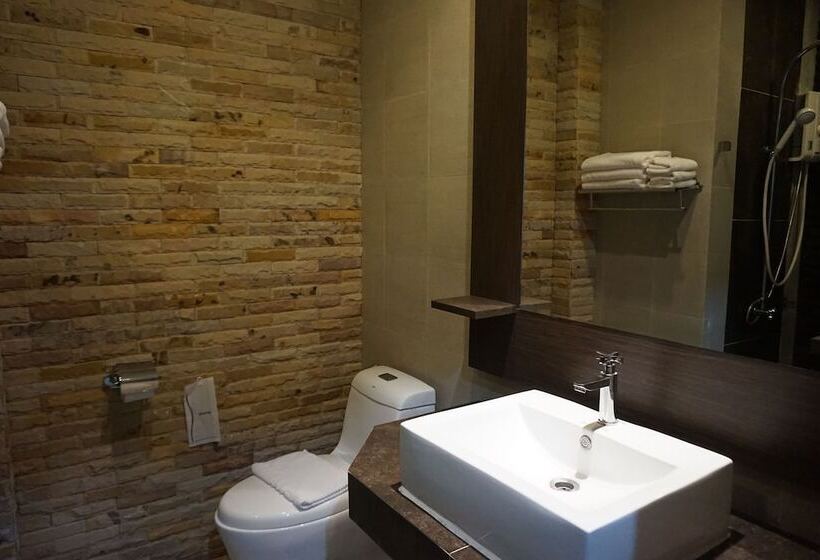 高级大房间, Akelada