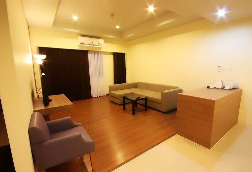 行政套房, Akelada