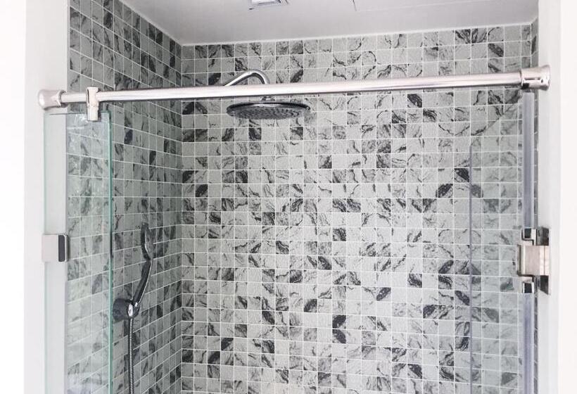 Habitació Triple Deluxe, Avatara Resort