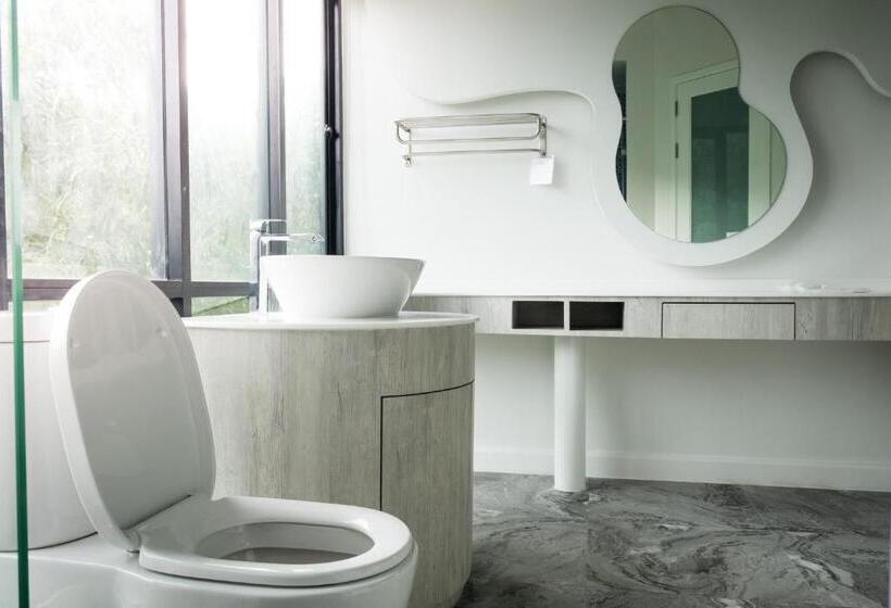 Habitació Triple Deluxe, Avatara Resort