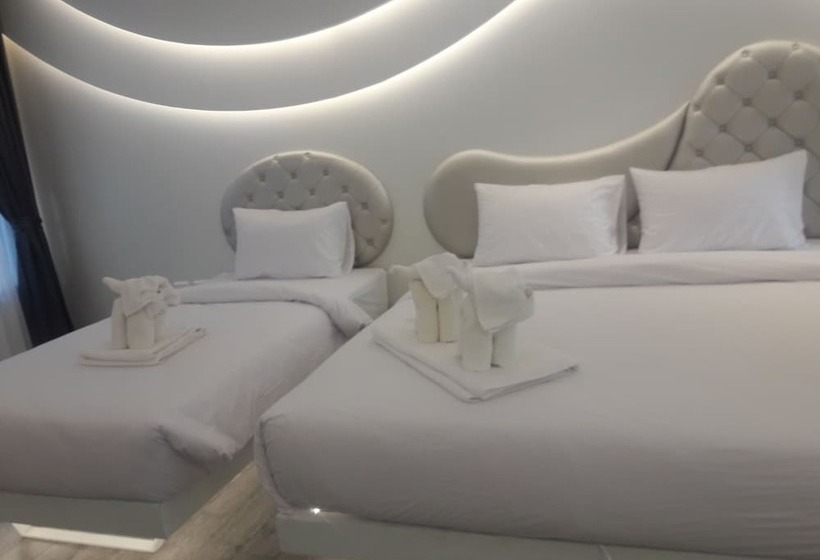 Habitació Triple Deluxe, Avatara Resort