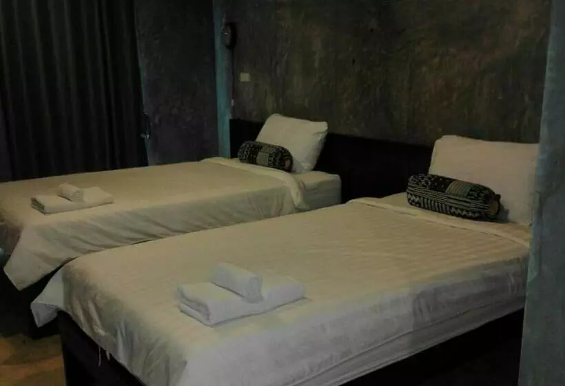 Quarto Estandar, Come Moon Loft
