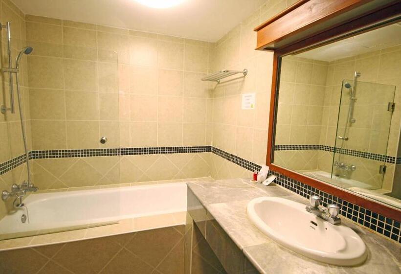 Семейный Номер, Jade Tower