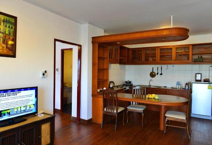 Семейный Номер, Jade Tower