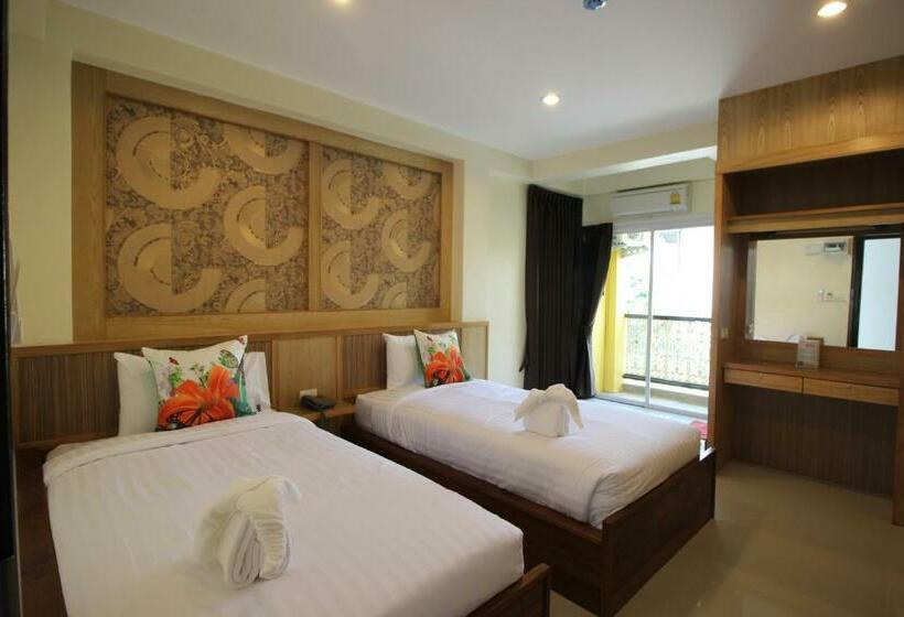 اتاق لوکس با تخت بزرگ, Monmuang