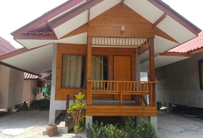 בקתה סטנדרטית, Phuphat Beach