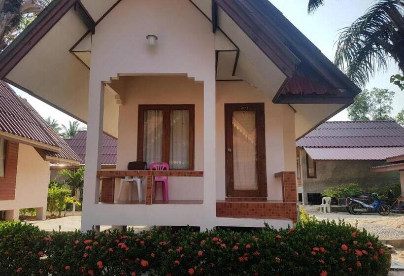 חדר דלוקס, Phuphat Beach