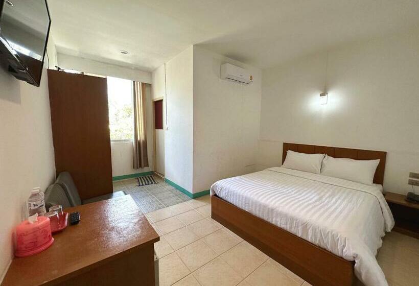 스탠다드 룸, Plernpetch