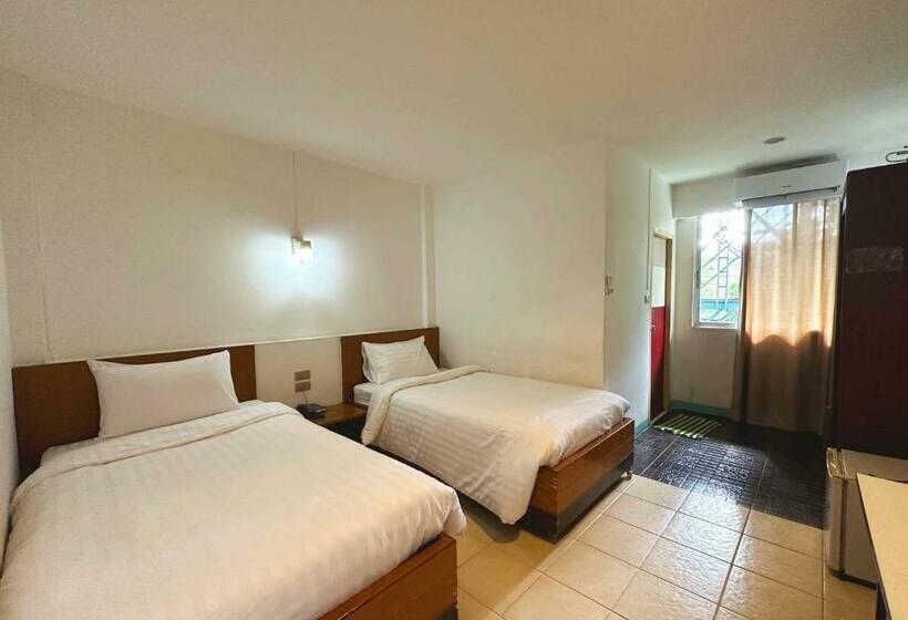 스탠다드 룸, Plernpetch