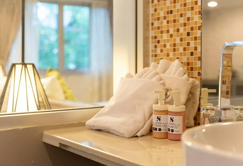 Standardzimmer Kingsize Bett, Silla Loft