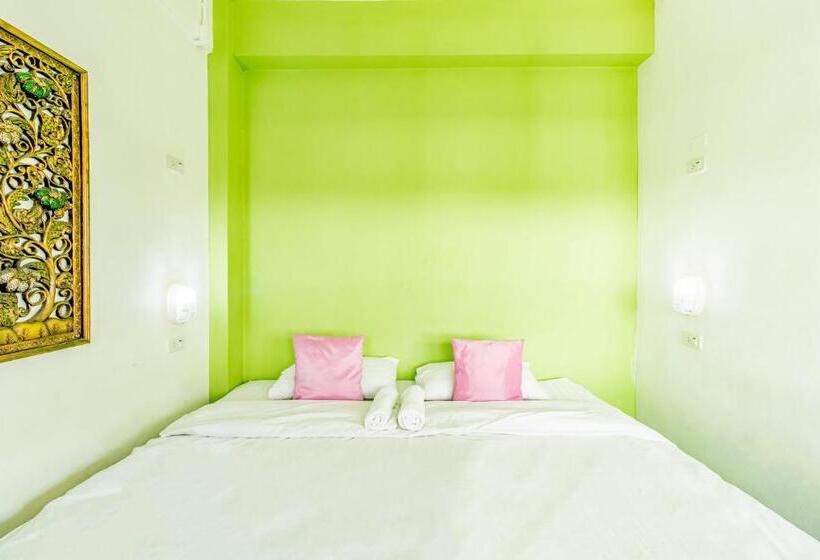 اتاق استاندارد با سرویس بهداشتی مشترک, Sleep Dee Hostel