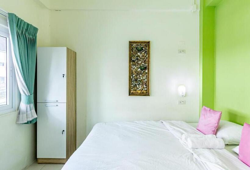 اتاق استاندارد با سرویس بهداشتی مشترک, Sleep Dee Hostel