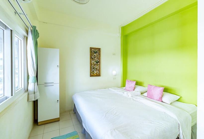 اتاق استاندارد با سرویس بهداشتی مشترک, Sleep Dee Hostel