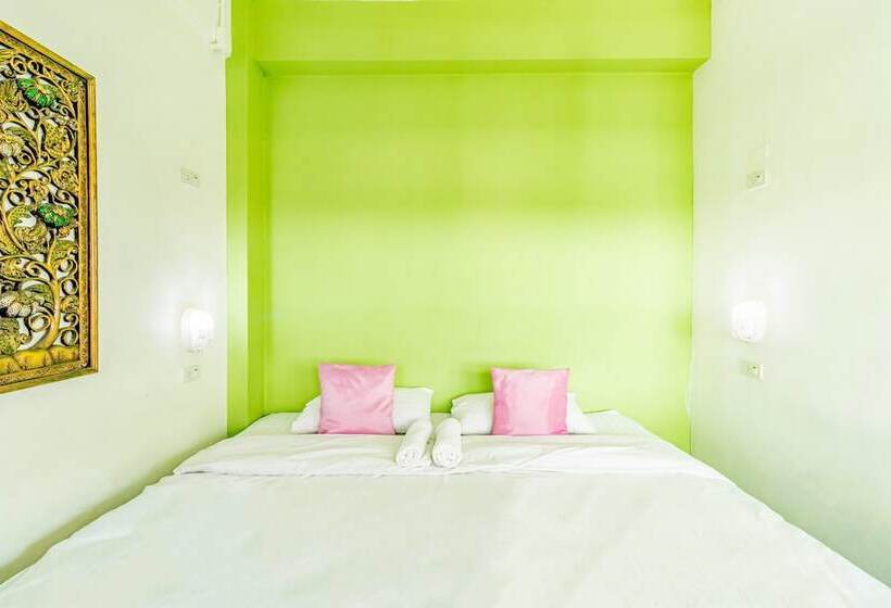 اتاق استاندارد با سرویس بهداشتی مشترک, Sleep Dee Hostel