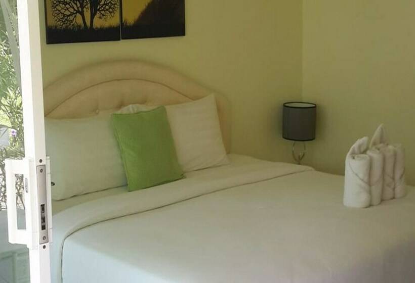 デラックスルーム, Sports Bar & Resort