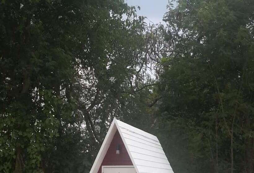 シャレー1寝室, Sports Bar & Resort