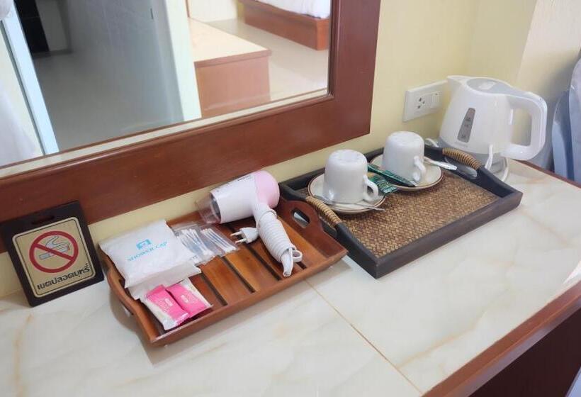 Четырехместный Номер Стандарт Вид на Море, Chokdee Resort