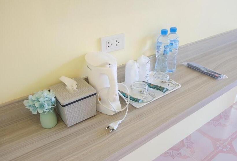 Трехместный Номер Стандарт Вид на Сад, Chokdee Resort