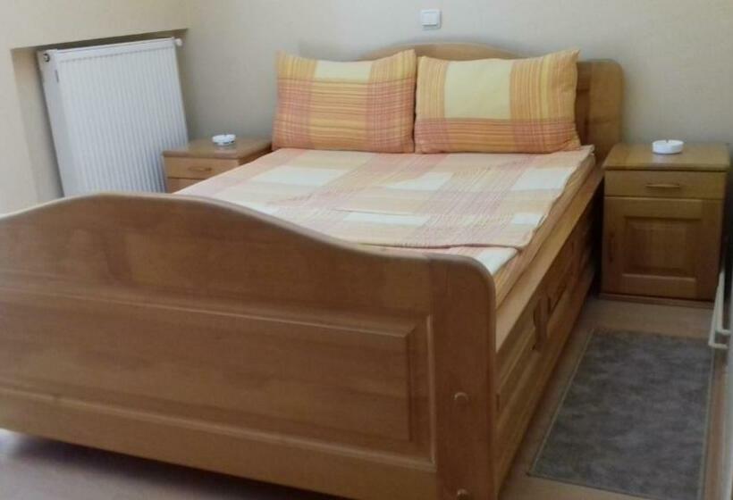 اتاق استاندارد یک نفره, B&b Boem