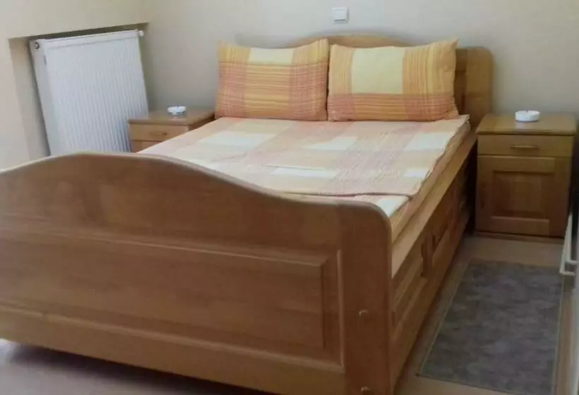 اتاق استاندارد یک نفره, B&b Boem
