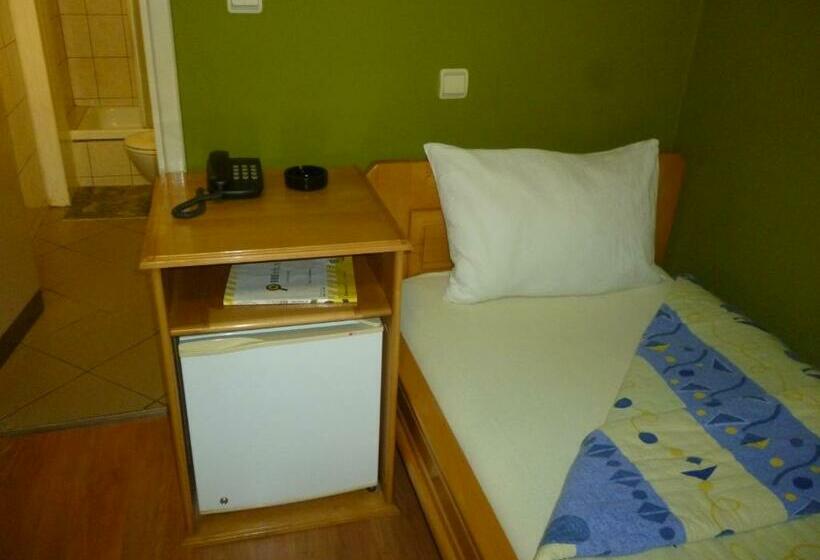 اتاق استاندارد یک نفره, B&b Boem