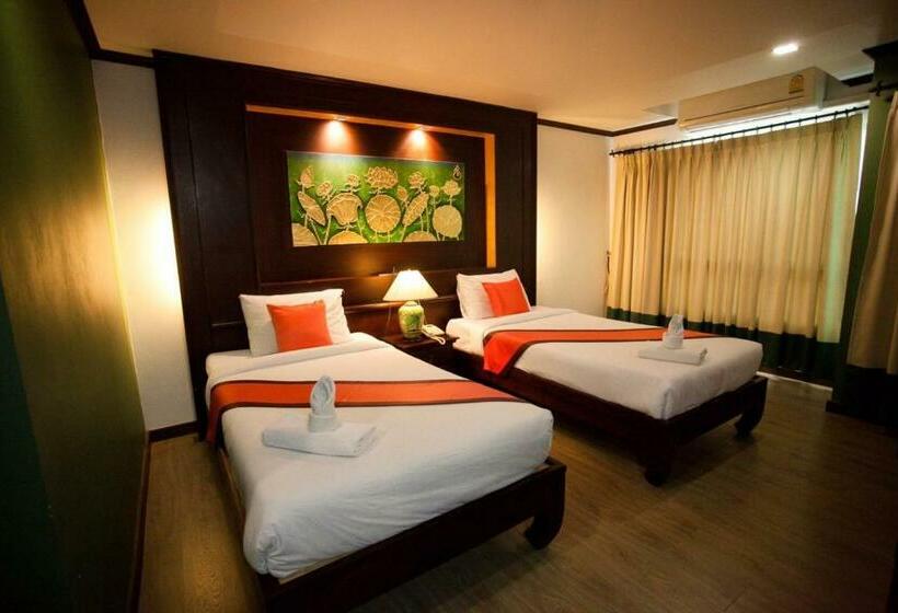 Quarto Deluxe, Chour Palace