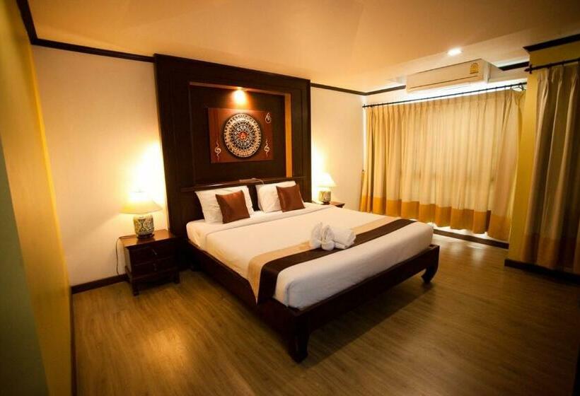 Quarto Deluxe, Chour Palace