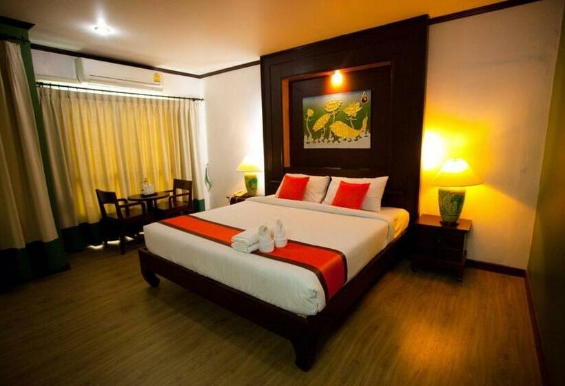 Quarto Deluxe, Chour Palace