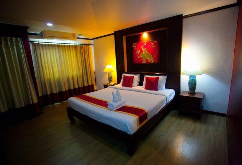 Quarto Deluxe, Chour Palace