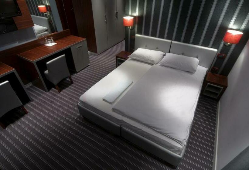 اتاق لوکس, ženeva Lux