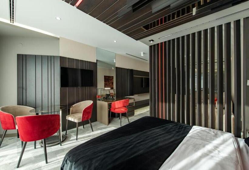 سوئیت راحتی, ženeva Lux