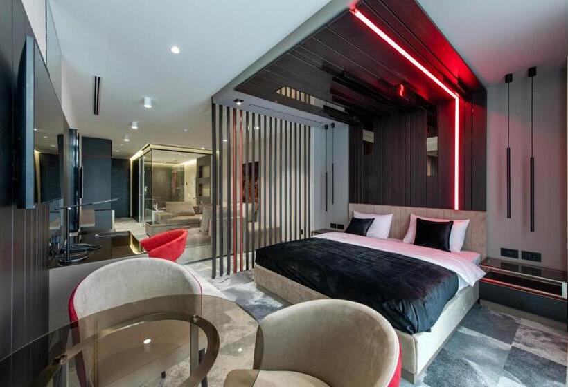 سوئیت راحتی, ženeva Lux